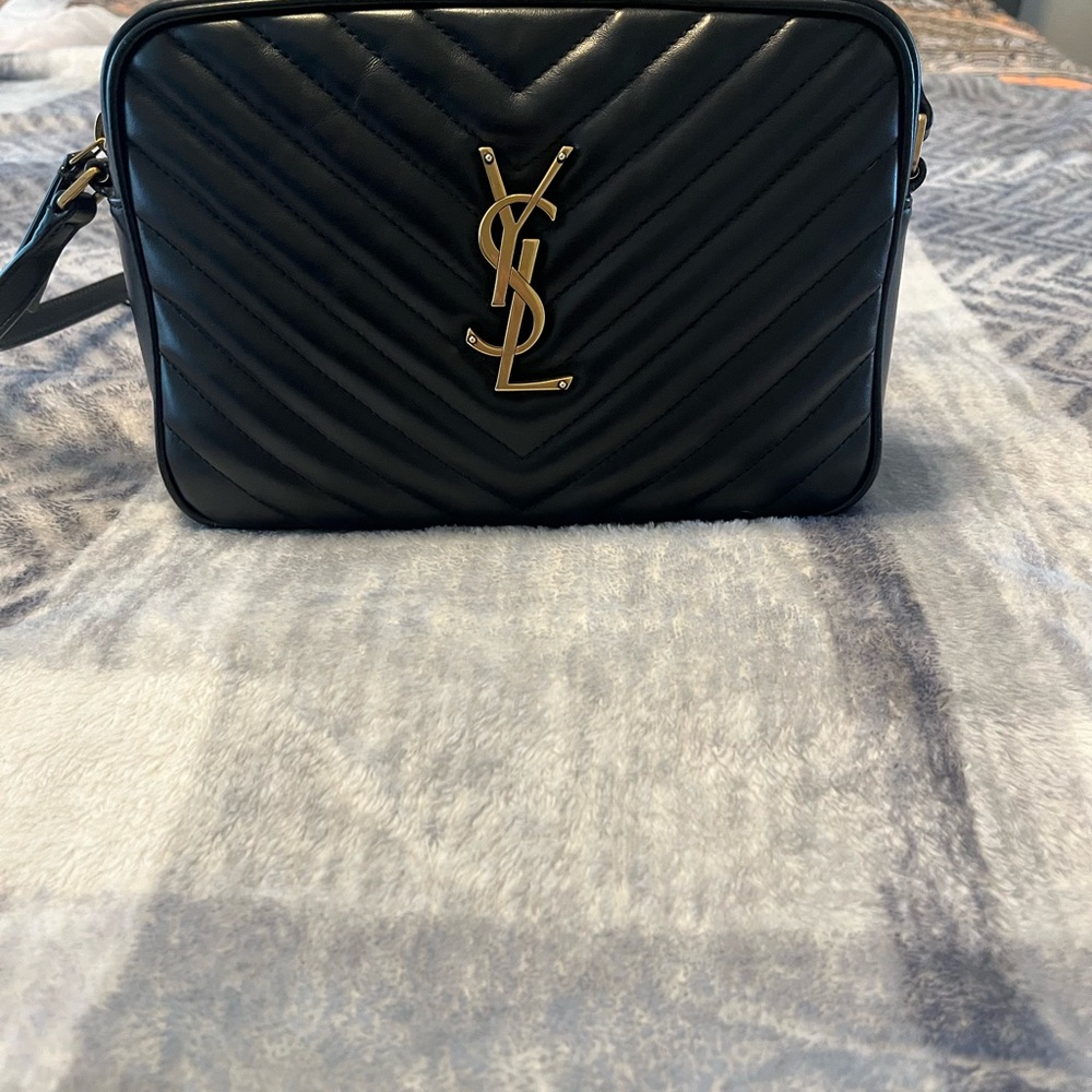 Saint Laurent Black Chevron Crossbody with Gold Logo - Picture 14 of 15